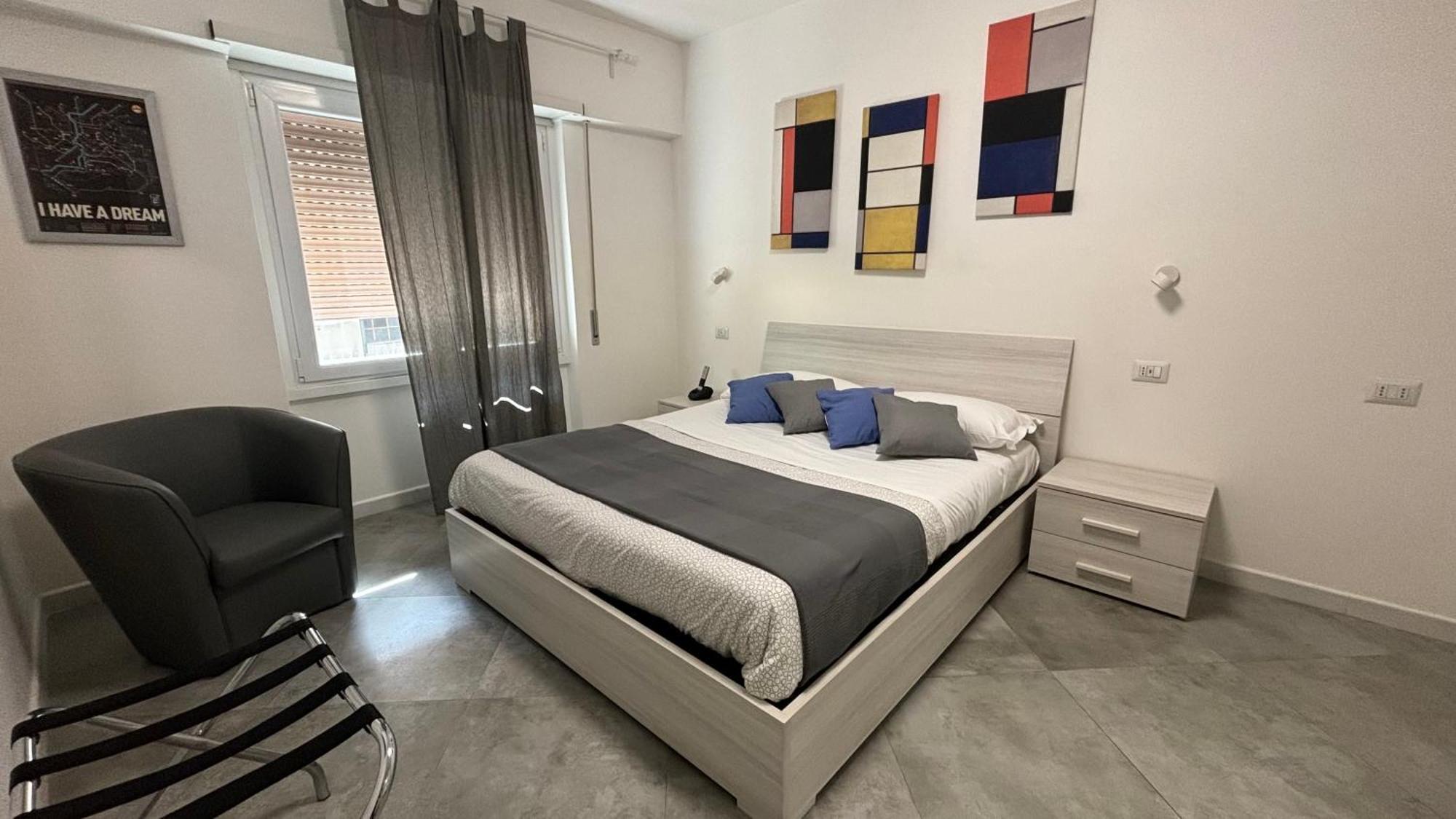 Apartment 4 Level Rom
