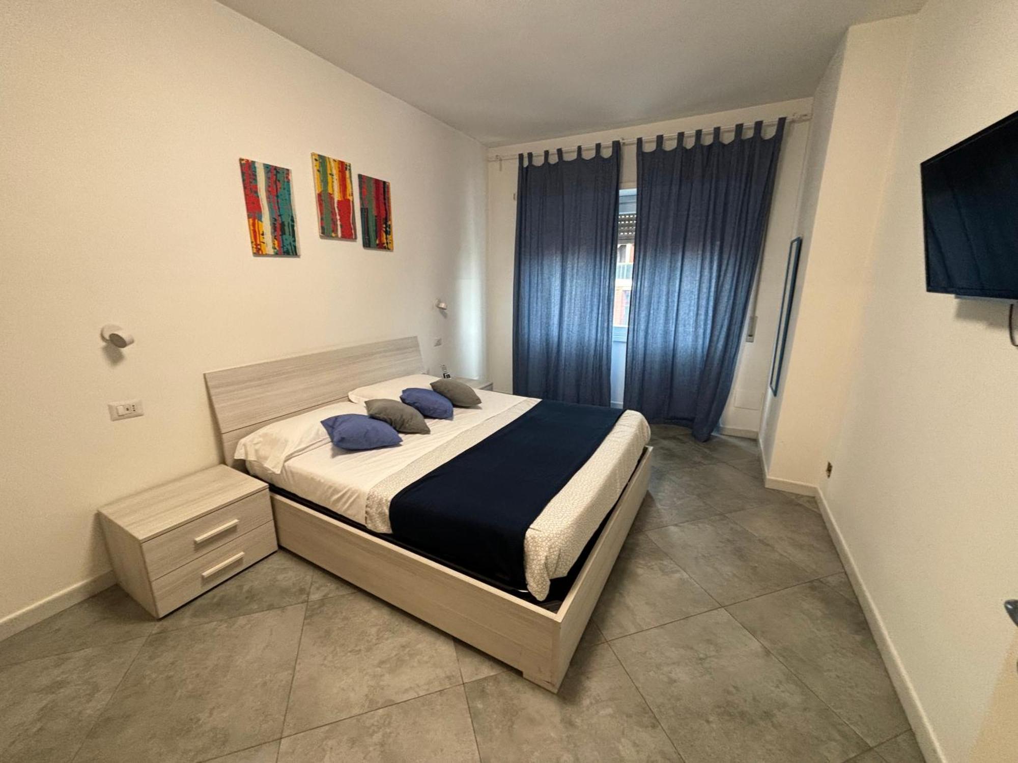 Apartment 4 Level Rom